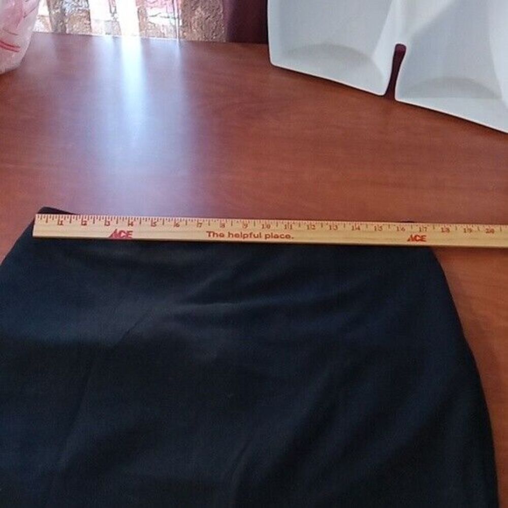 Newport News size 12 black lined skirt - Picture 4 of 10